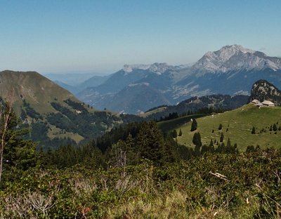 Aulp de Seythenex panorama Tournette Bornes Aravis