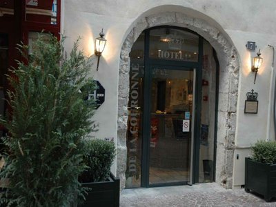 hotel2etoilesaixlesbainsrivieradesalpeslacouronne