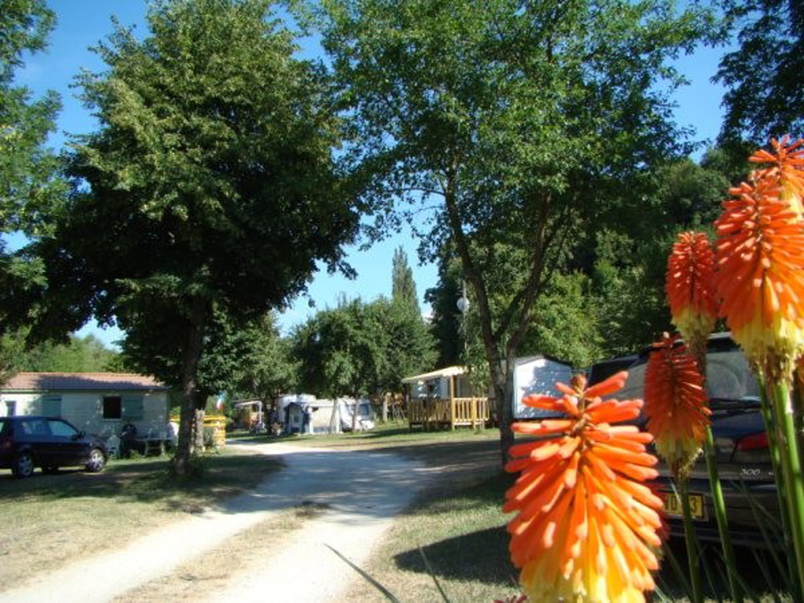 1. Camping sous la colline Aixlesbainsrivieradesalpes