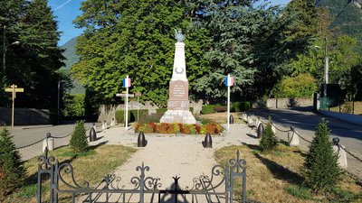 Monument commémoratif des soldats (1914-1918) et des Résistants (1940-1944) de Saint-Pierre-d'Albigny