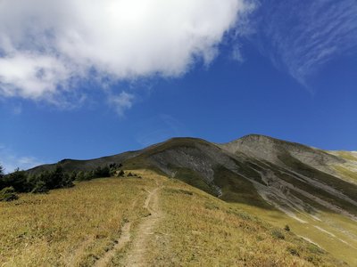 Pointe de Chaurionde bien visible peu après le col du Drison