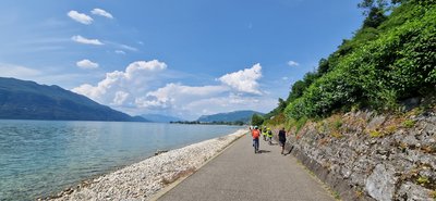 Le long du lac du Bourget